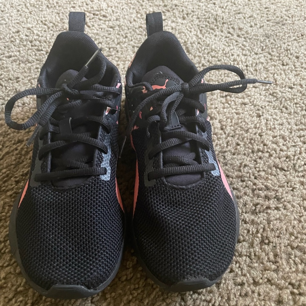 Girls Puma Fly Runners